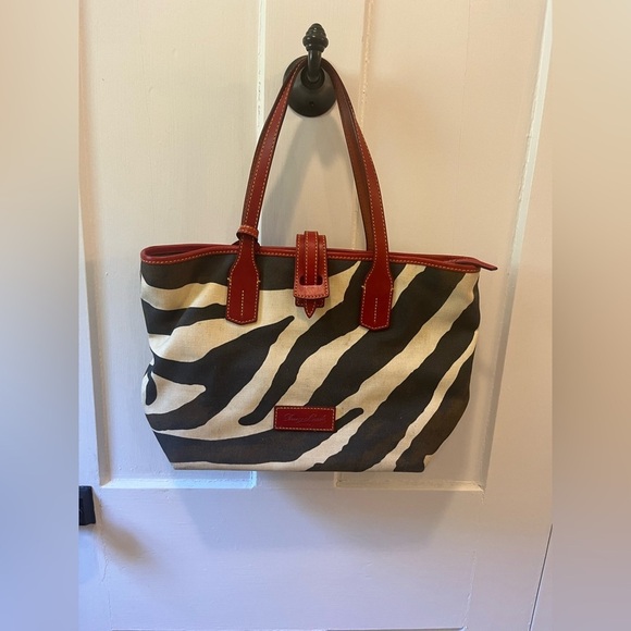 Dooney & Bourke Shoulder Tote Black and red - Picture 1 of 13